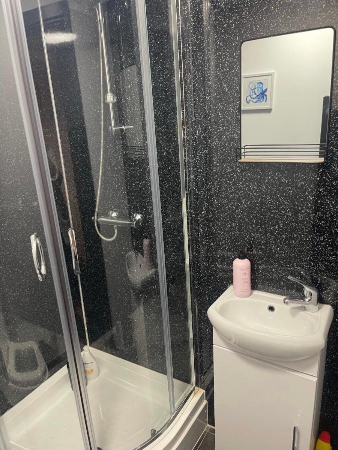 Elegant Studio1 Netflix Bathroom Close To Beach Swansea Zewnętrze zdjęcie